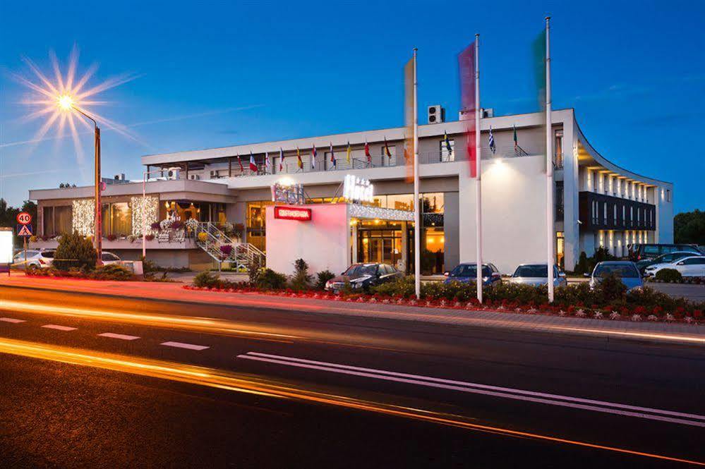 Jasek Premium Hotel Wroclaw Exterior photo