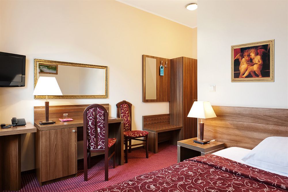 Jasek Premium Hotel Wroclaw Exterior photo